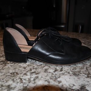 Chesela & violet flats